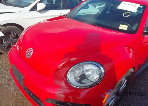 2018 Volkswagen Beetle 2.0T Coast/2.0T S из США, поврежденный, VIN 3VWFD7AT6JM716994